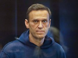 Kremlkritiker berichtet aus Haft: Nawalny muss stundenlang unter Putin-Porträt sitzen