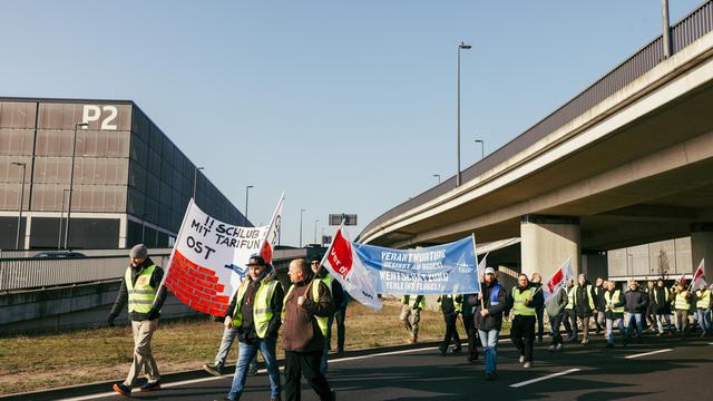 Streiks im Verkehrsbereich: Arbeitgeber kritisieren Streiks als „Wachstumsbremsen“